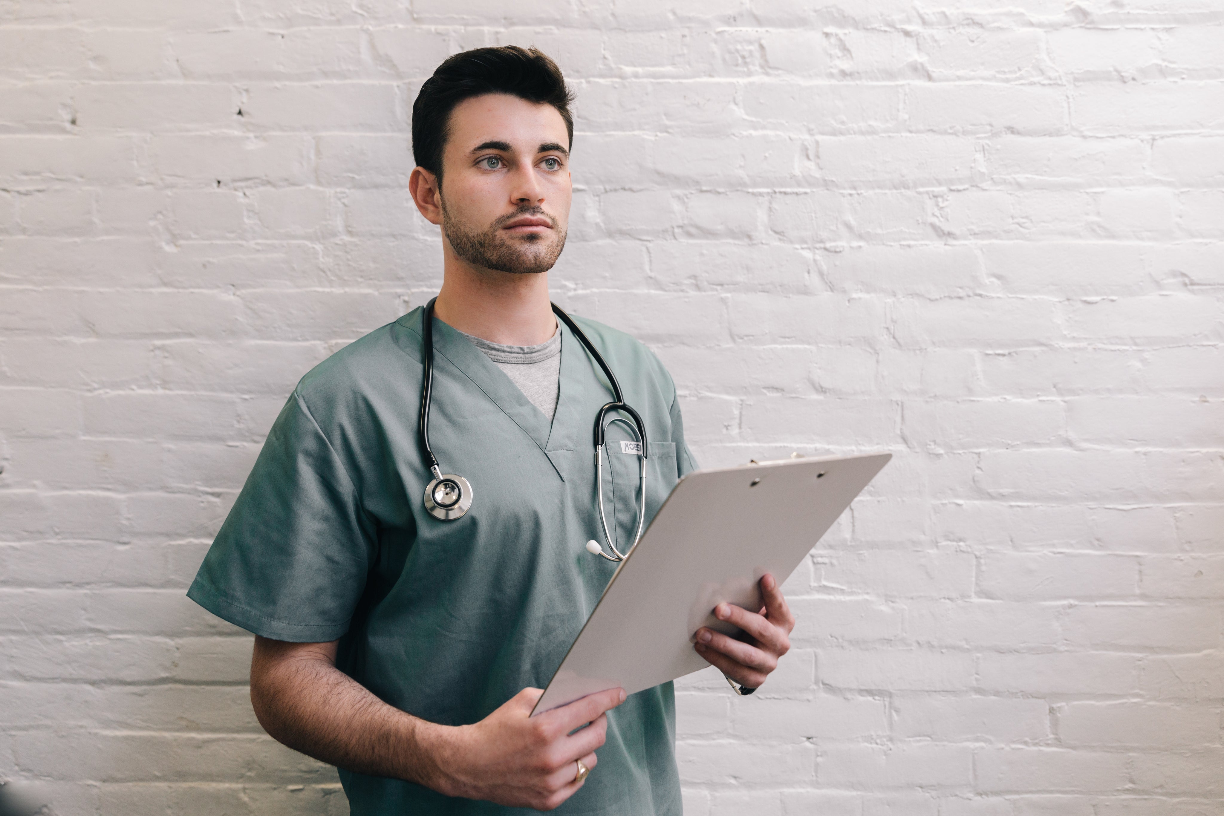 files/male-doctor-holding-clipboard.jpg